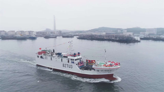 我國(guó)自主建造的首批兩艘大洋性玻璃鋼超低溫金槍魚延繩釣船隆興801和隆興802順利啟航，對(duì)于我國(guó)的玻璃鋼漁船產(chǎn)業(yè)化進(jìn)程具有里程碑式的重要而深遠(yuǎn)的意義。廣東博皓提供玻璃鋼船艇選材解決方案。